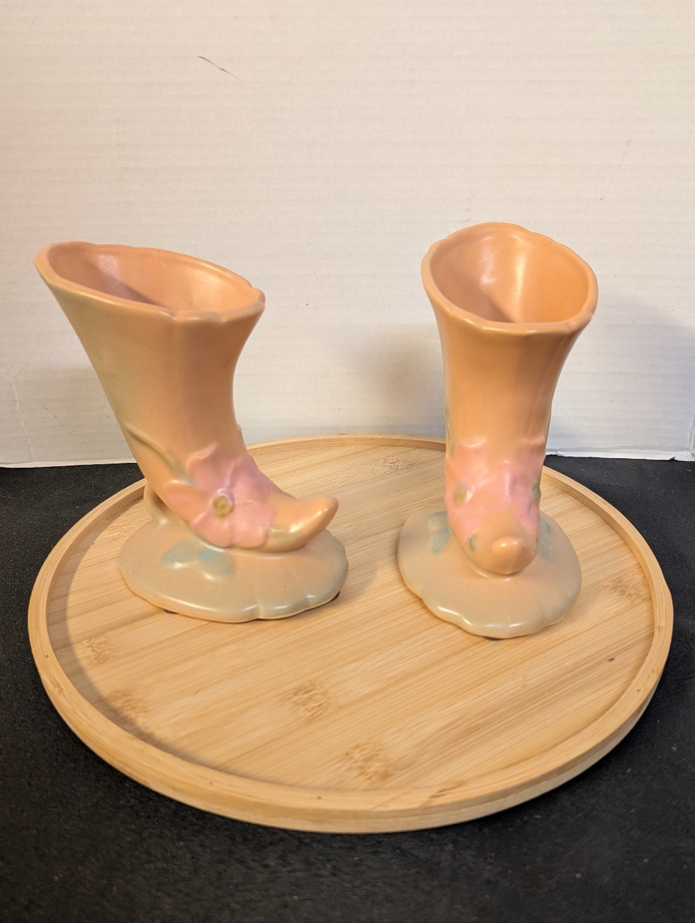 Vintage Clay Weller Pottery Wild Rose Cornucopia Vase Peach & Green Set Pair 2